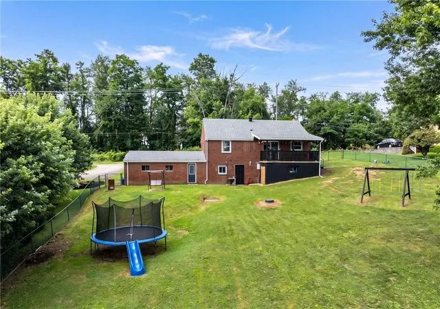 3rd image of 983 S Hewitt Ave, Canton Twp, PA 15301 | MLS# 1766380