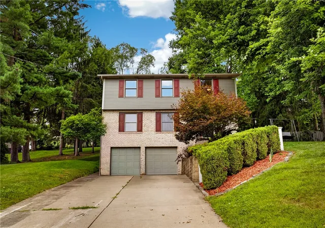 2nd image of 905 Bebout Rd, Peters Twp, PA 15367 | MLS# 1766198