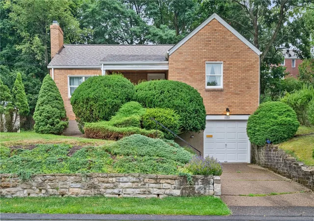 1st image of 1022 Willow Dr, Ross Twp, PA 15237 | MLS# 1766175