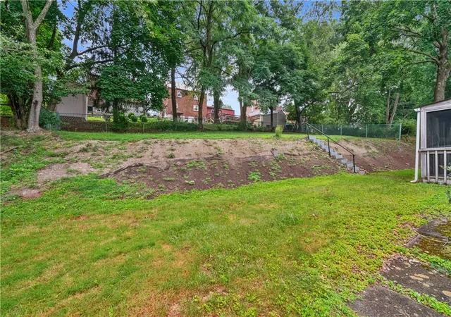 30th image of 1022 Willow Dr, Ross Twp, PA 15237 | MLS# 1766175