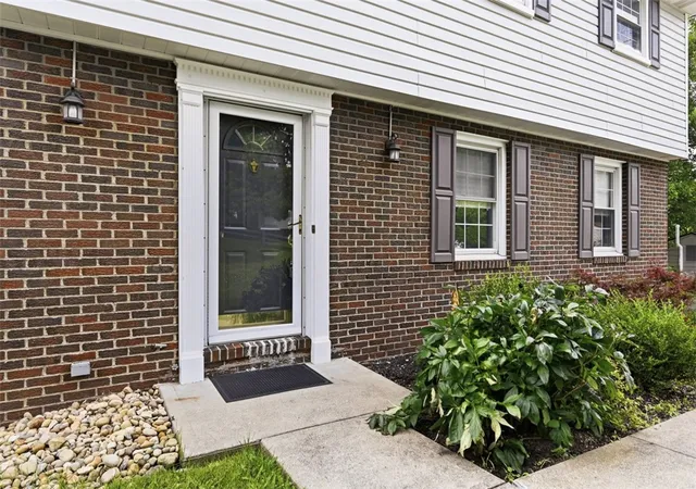 2nd image of 1446 Balsam Dr, Allison Park, PA 15101 | MLS# 1766441
