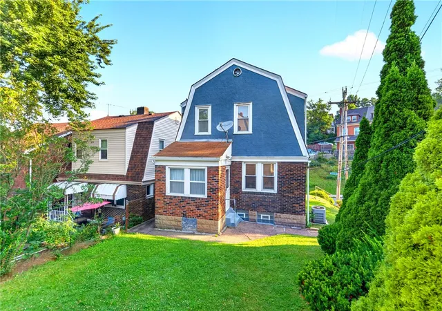 2nd image of 842 Greenfield Ave, Greenfield, PA 15217 | MLS# 1766367