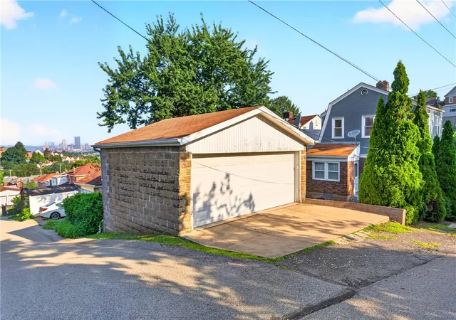 4th image of 842 Greenfield Ave, Greenfield, PA 15217 | MLS# 1766367