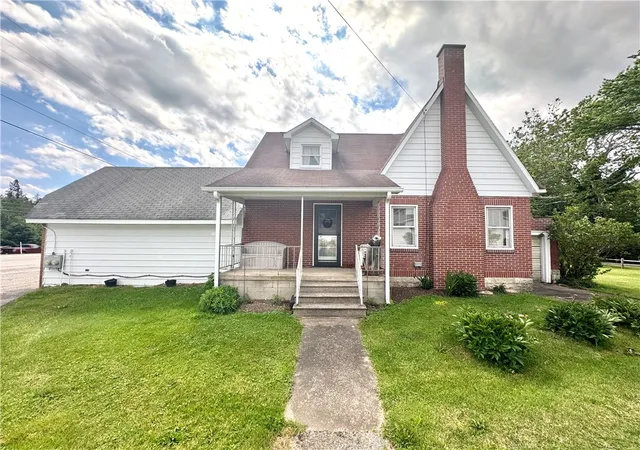Photo 3 of Single family home for sale at 427 Route 271, Ligonier, PA 15658 | MLS# 1766477 | Listing updated on 2026-07-24