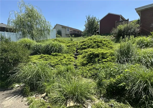 Photo 3 of Single family home for sale at 413 Atwood Dr, Rostraver, PA 15012 | MLS# 1765770 | Listing updated on 2026-10-05