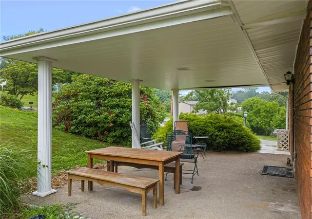 Photo 4 of Single family home for sale at 413 Atwood Dr, Rostraver, PA 15012 | MLS# 1765770 | Listing updated on 2026-10-05