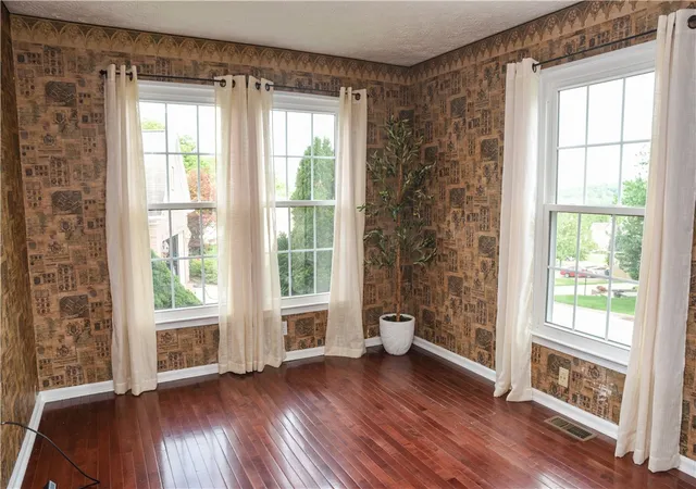 Photo 4 of Single family home for sale at 175 Valley View Dr, Rostraver, PA 15012 | MLS# 1766486 | Listing updated on 2026-09-29