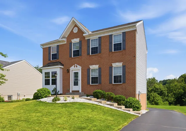 Photo 2 of Single family home for sale at 508 Blue Ridge Dr, Coraopolis, PA 15108 | MLS# 1766513 | Listing updated on 2026-07-26