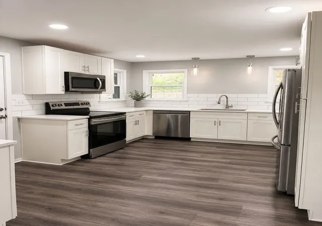 Photo 3 of Single family home for sale at 6139 Brownsville Rd, South Park, PA 15236 | MLS# 1766389 | Listing updated on 2026-07-28