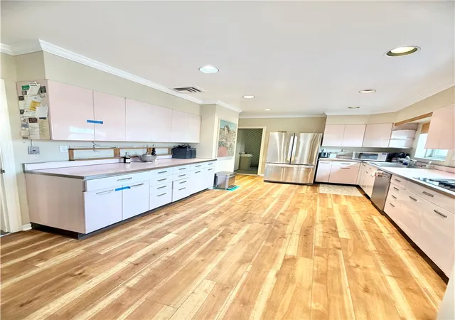 2nd image of 144 N Dithridge St #1, Oakland, PA 15213 | MLS# 1766466