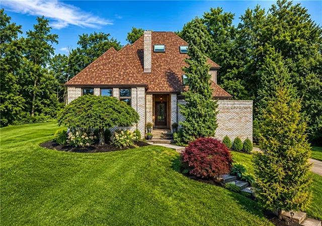 2nd image of 209 Pleasant View Ct, Jefferson Hills, PA 15025 | MLS# 1766448