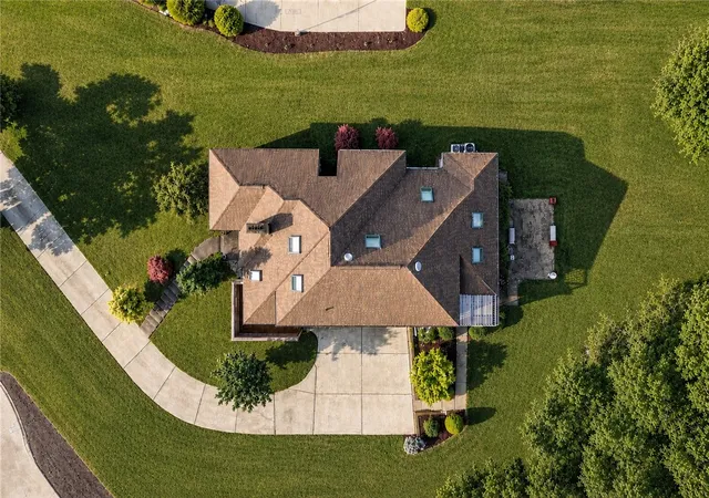3rd image of 209 Pleasant View Ct, Jefferson Hills, PA 15025 | MLS# 1766448