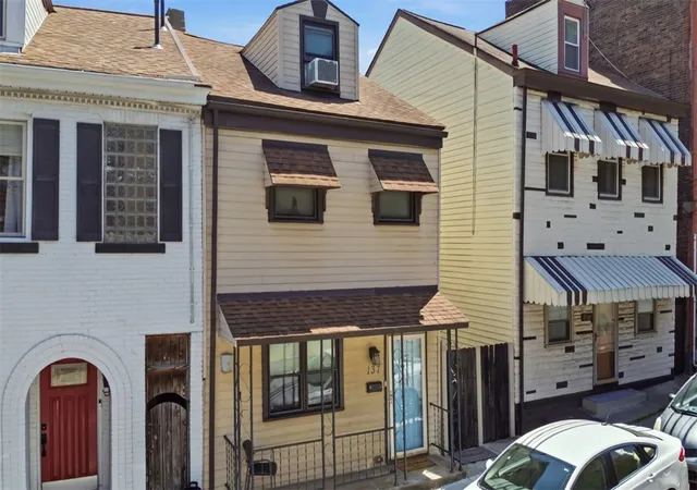 Photo 1 of Sale Pending at 137 S 12th Street, South Side, PA 15203 | MLS# 1766299 | Listing updated on 2026-09-18