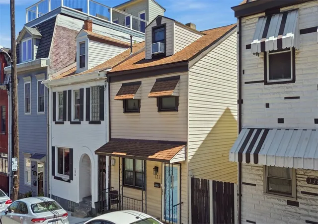 Photo 2 of Sale Pending at 137 S 12th Street, South Side, PA 15203 | MLS# 1766299 | Listing updated on 2026-09-18