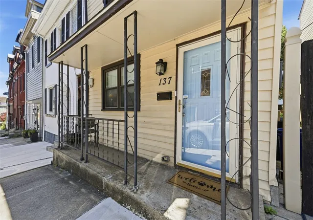 Photo 3 of Sale Pending at 137 S 12th Street, South Side, PA 15203 | MLS# 1766299 | Listing updated on 2026-09-18