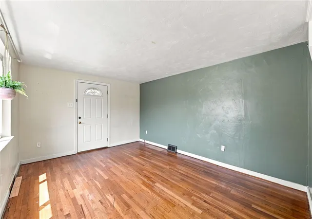 5th image of 86 Glenview Ave, City Of Greensburg, PA 15601 | MLS# 1766542
