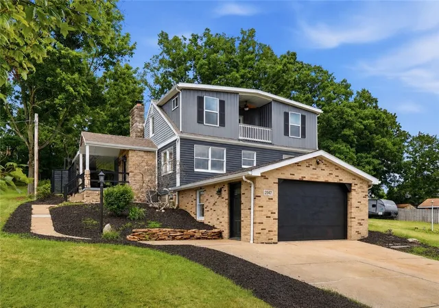 Photo 1 of Single family home for sale at 2947 Chautauqua Dr, Hampton, PA 15044 | MLS# 1766316 | Listing updated on 2026-08-31