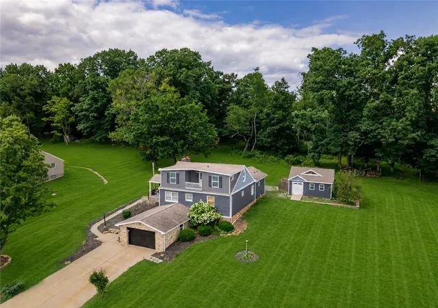 Photo 2 of Single family home for sale at 2947 Chautauqua Dr, Hampton, PA 15044 | MLS# 1766316 | Listing updated on 2026-08-31