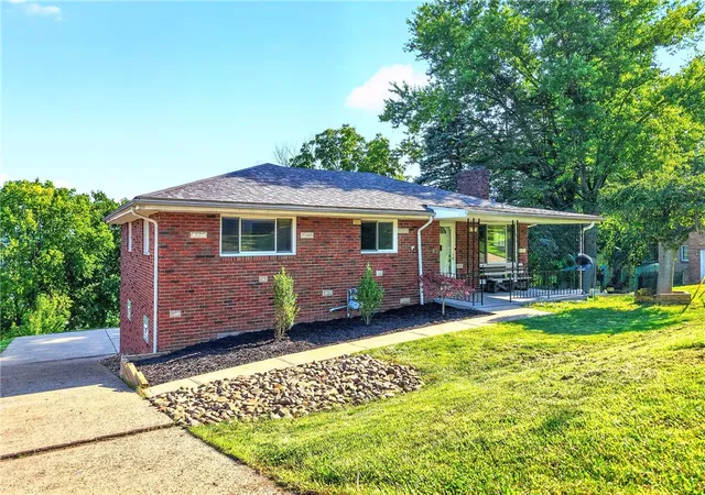 2nd image of 621 Woodland Road, Canonsburg, PA 15317 | MLS# 1766255