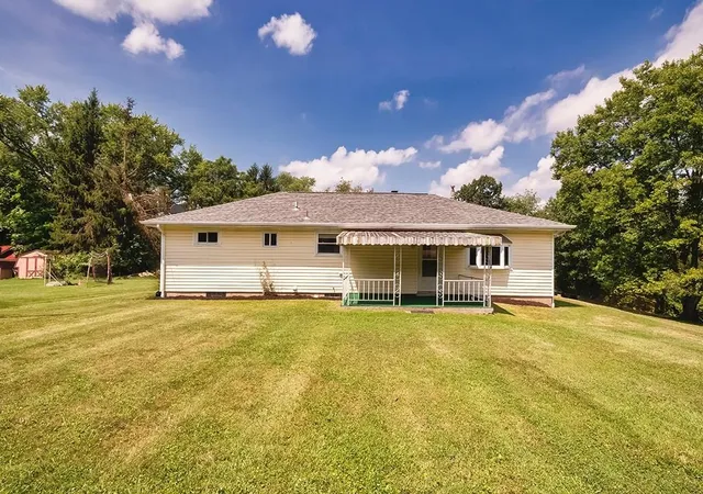4th image of 2488 Banks School Rd, Gibsonia, PA 15044 | MLS# 1766584
