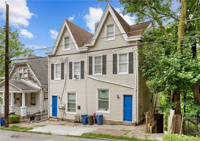 3rd image of 910 Smithton Ave, Pittsburgh, PA 15212 | MLS# 1766028