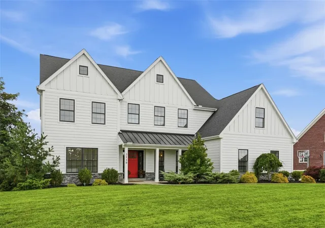 2nd image of 2110 Johns Ridge Rd, Moon/crescent Twp, PA 15108 | MLS# 1766558