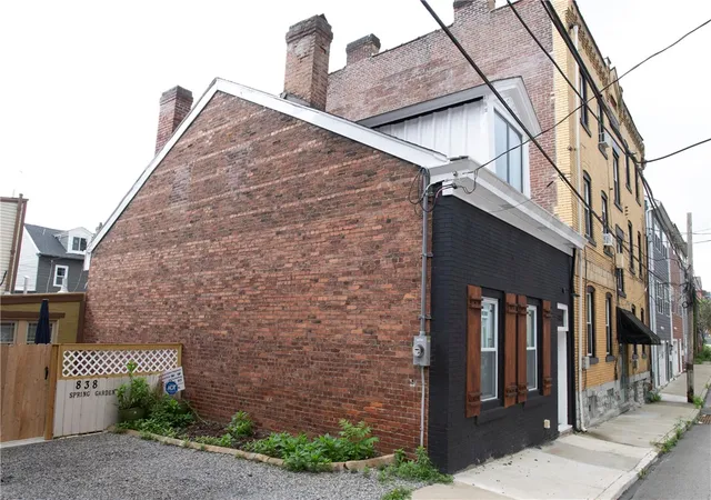 2nd image of 835 Concord St, Pittsburgh, PA 15212 | MLS# 1766091