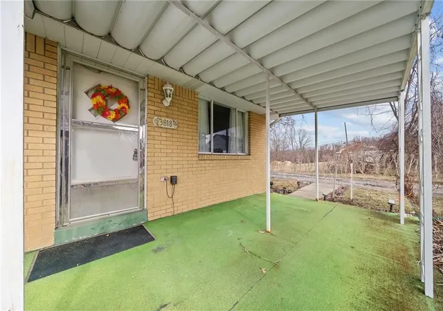Photo 4 of Single family home for sale at 3818 Grant St, South Park, PA 15129 | MLS# 1766638 | Listing updated on 2026-07-25