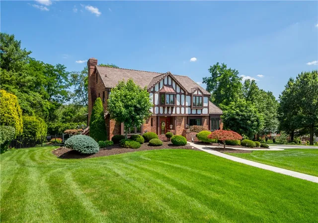 1st image of 2665 Gloucester Dr, Upper St Clair, PA 15241 | MLS# 1766534