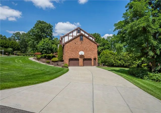 4th image of 2665 Gloucester Dr, Upper St Clair, PA 15241 | MLS# 1766534