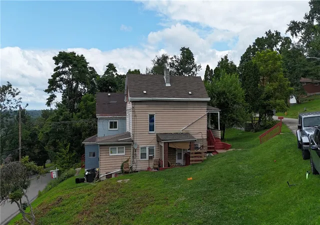 3rd image of 366 Lecanto Ave, East Mc Keesport, PA 15035 | MLS# 1766656