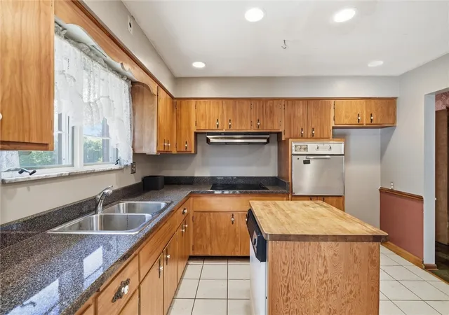 2nd image of 38 Jefferson Ave, Monessen, PA 15062 | MLS# 1766568