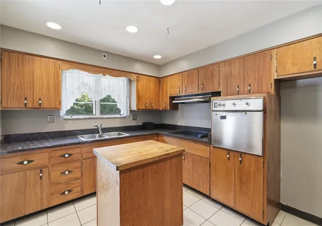 3rd image of 38 Jefferson Ave, Monessen, PA 15062 | MLS# 1766568