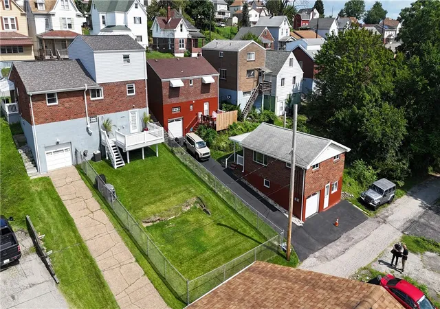 3rd image of 851 Florence, East Mc Keesport, PA 15035 | MLS# 1766660