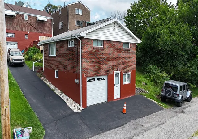 4th image of 851 Florence, East Mc Keesport, PA 15035 | MLS# 1766660