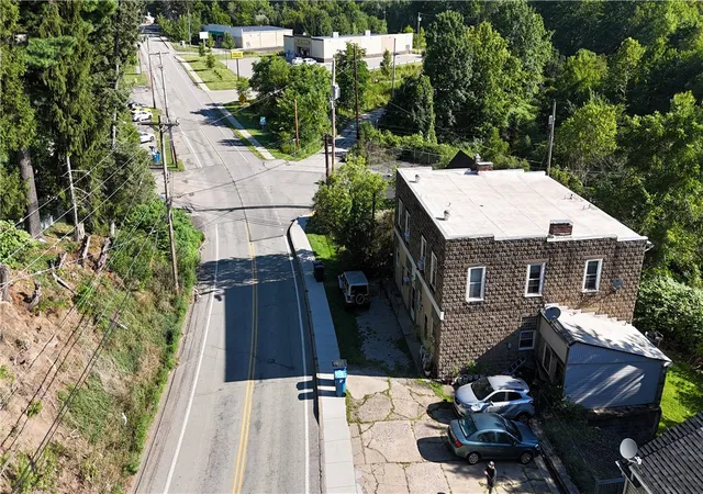4th image of 1088 Milltown Rd, Verona, PA 15147 | MLS# 1766661