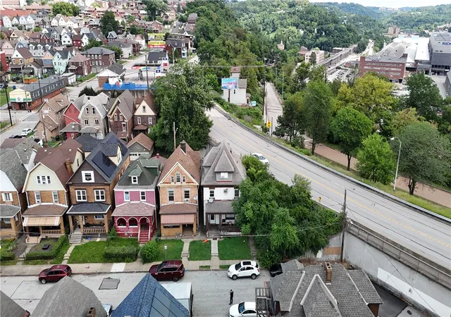 6th image of 615 Sunnyside, East Mc Keesport, PA 15112 | MLS# 1766662