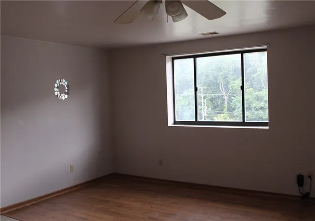7th image of 569 Woodmont Ave, East Mc Keesport, PA 15035 | MLS# 1766665