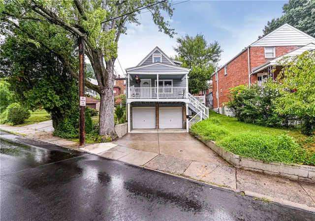 3rd image of 4052 Meadowbrook Blvd, Brentwood, PA 15227 | MLS# 1765882