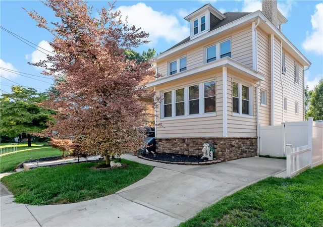 2nd image of 131 Wabash Ave, Carnegie, PA 15106 | MLS# 1766655