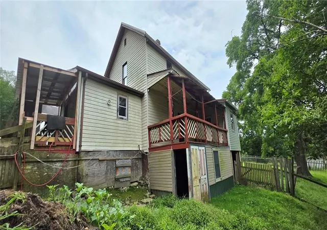 Photo 3 of Single family home for sale at 135 Landfill Rd, East Huntingdon, PA 15612 | MLS# 1766681 | Listing updated on 2026-08-03