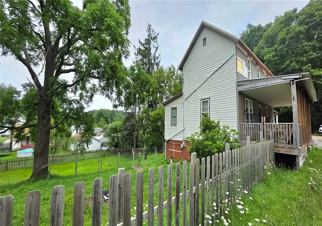 Photo 3 of Single family home for sale at 135 Landfill Rd, East Huntingdon, PA 15612 | MLS# 1766681 | Listing updated on 2026-09-28