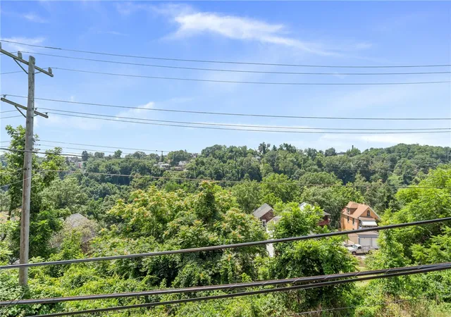 4th image of 132 Fairview Ave, East Pittsburgh, PA 15112 | MLS# 1766029