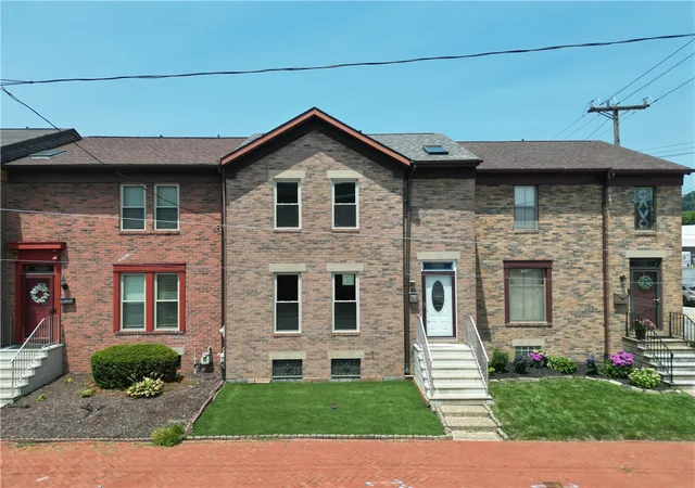 1st image of 1004 Pennsylvania Ave, Manchester, PA 15233 | MLS# 1766343