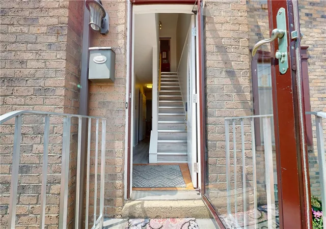 3rd image of 1004 Pennsylvania Ave, Manchester, PA 15233 | MLS# 1766343