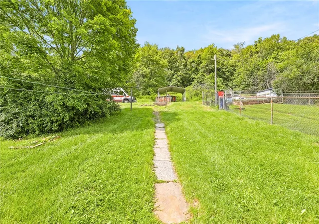 4th image of 557 Railroad St, Windber, PA 15963 | MLS# 1766720