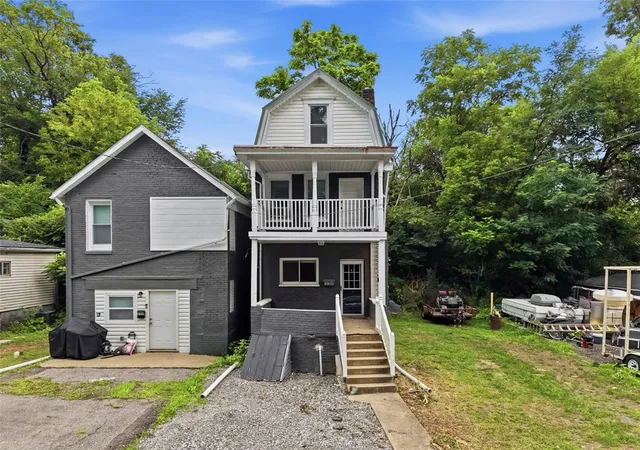 Photo 1 of Single family home for sale at 330 Nesbitt St, Collier Twp, PA 15106 | MLS# 1766728 | Listing updated on 2026-08-31
