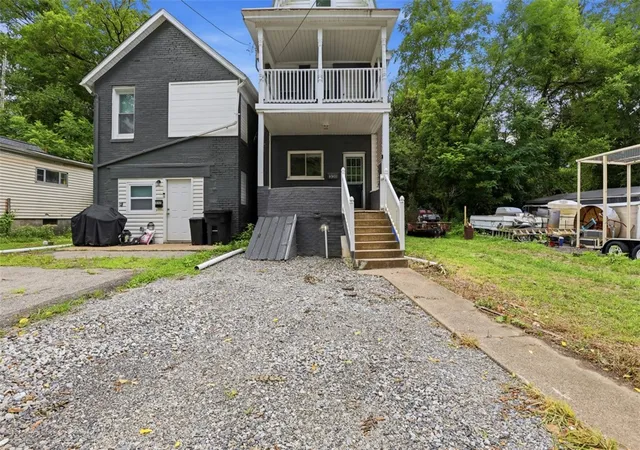 Photo 3 of Single family home for sale at 330 Nesbitt St, Collier Twp, PA 15106 | MLS# 1766728 | Listing updated on 2026-08-31