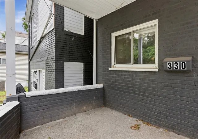 Photo 5 of Single family home for sale at 330 Nesbitt St, Collier Twp, PA 15106 | MLS# 1766728 | Listing updated on 2026-08-31