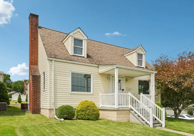 2nd image of 201 S 6th St, Youngwood, PA 15697 | MLS# 1766734